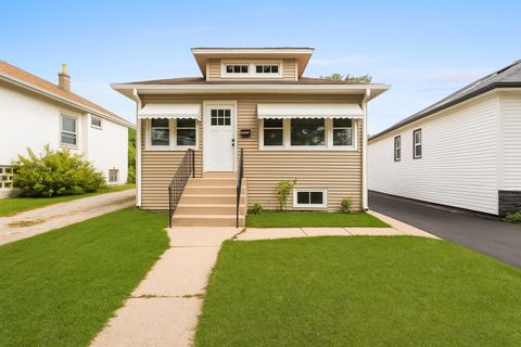 Photo of 1923 S 4th Avenue, Maywood, IL 60153 (MLS # 12483869) Photo of 1923 S 4th Avenue, Maywood, IL 60153 (MLS # 12483869)