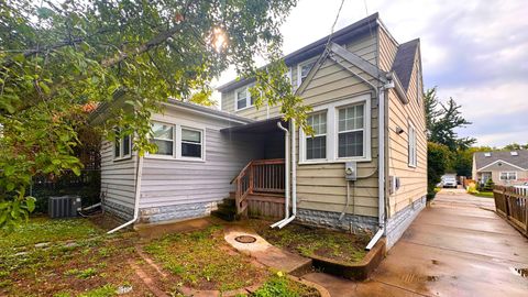 Tiny photo for 2612 W 89TH Place, Evergreen Park, IL 60805 (MLS # 12479356)