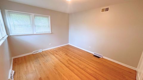 Tiny photo for 2612 W 89TH Place, Evergreen Park, IL 60805 (MLS # 12479356)