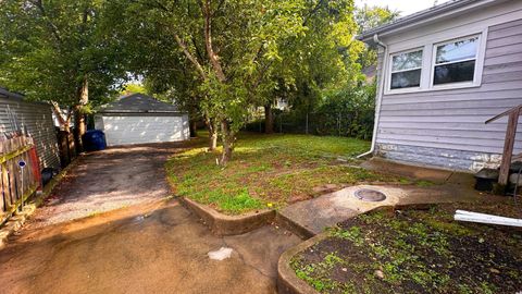 Tiny photo for 2612 W 89TH Place, Evergreen Park, IL 60805 (MLS # 12479356)