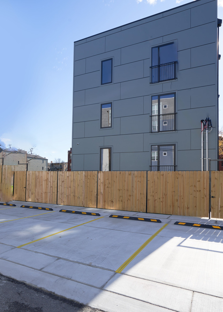 1405 E 65th Place 2A