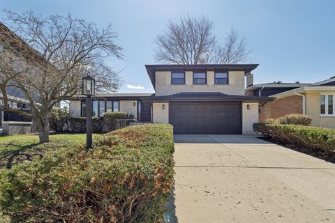 Photo of 8135 W Rascher Avenue, Chicago, IL 60656 (MLS # 12606192)