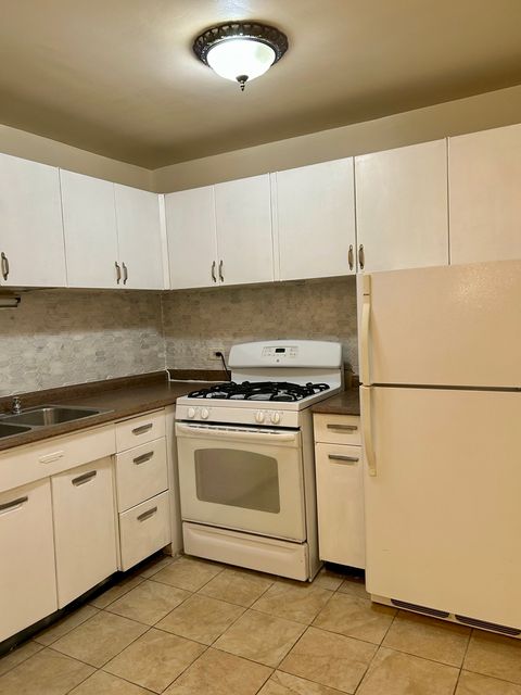Tiny photo for 1450 E 55th Place #825S, Chicago, IL 60637 (MLS # 12569357)