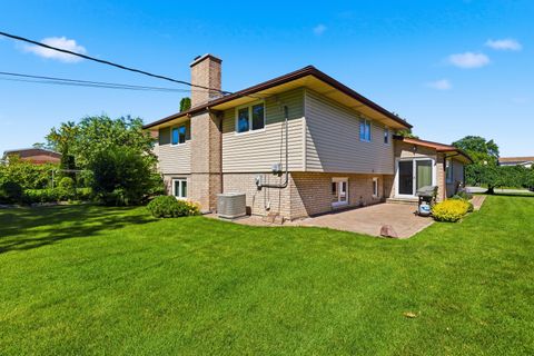 Tiny photo for 9242 N Washington Street, Niles, IL 60714 (MLS # 12663248)
