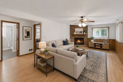 Tiny photo for 9242 N Washington Street, Niles, IL 60714 (MLS # 12663248)
