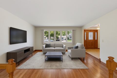 Tiny photo for 9242 N Washington Street, Niles, IL 60714 (MLS # 12663248)