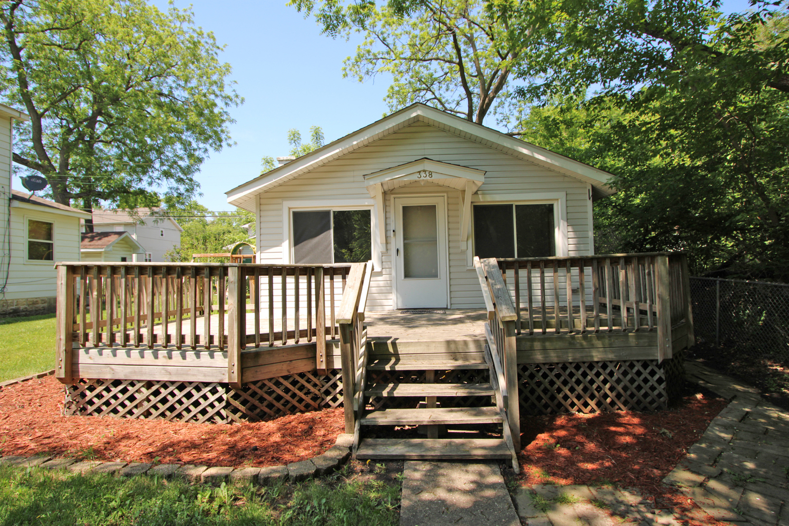 338 E Lakeview Avenue