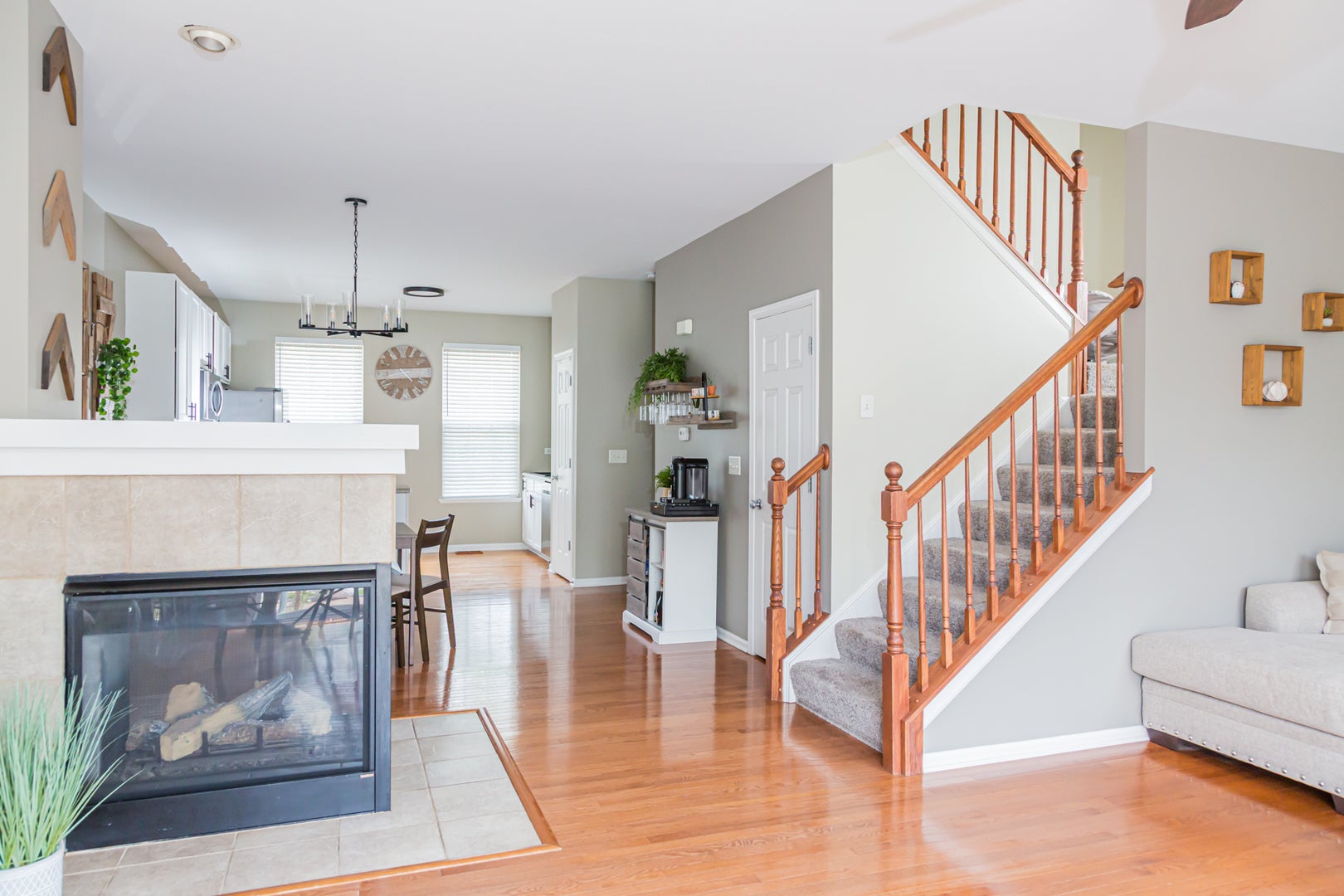 734 THORNBURY Road