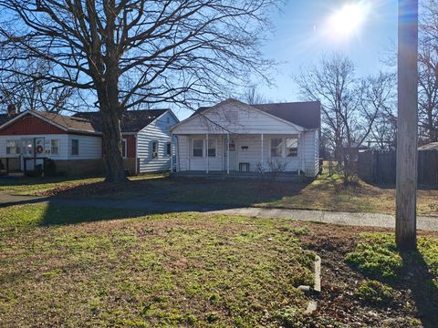 Tiny photo for 706 E 8th Street, Metropolis, IL 62960 (MLS # 12548568)