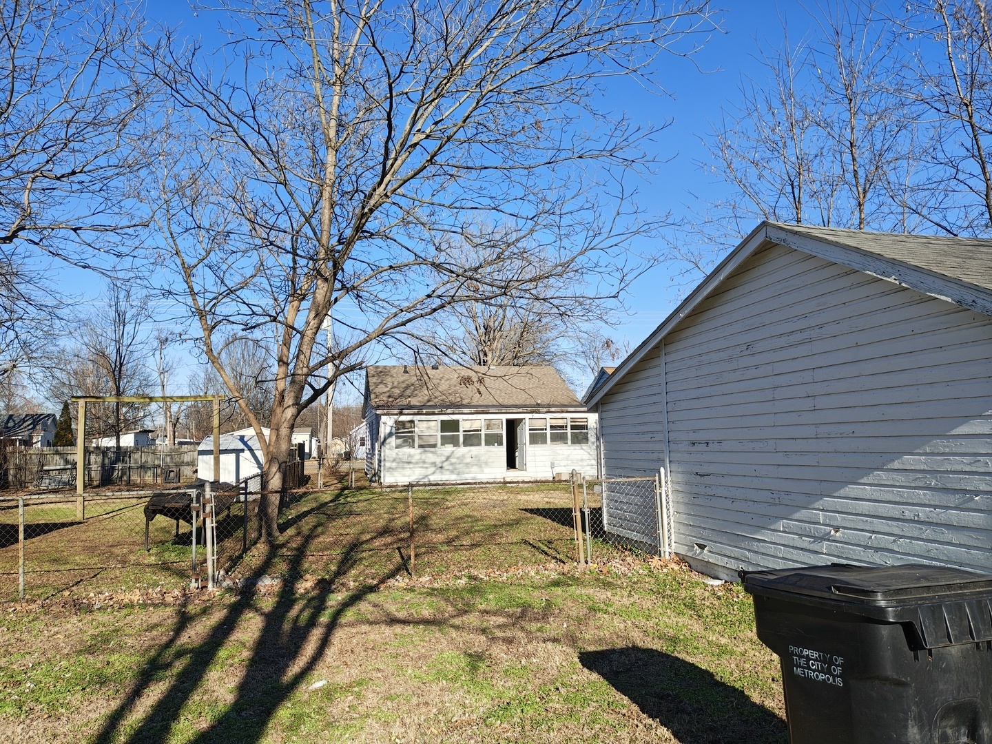 706 E 8th Street