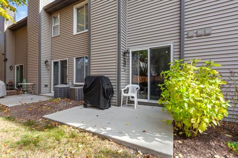 Tiny photo for 988 Butter Creek Court #4ND, Hoffman Estates, IL 60169 (MLS # 12589267)