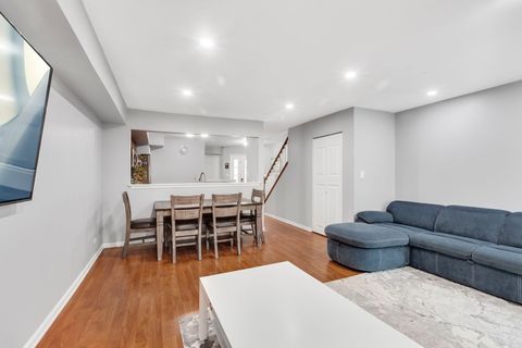 Tiny photo for 988 Butter Creek Court #4ND, Hoffman Estates, IL 60169 (MLS # 12589267)