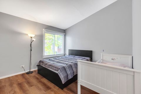 Tiny photo for 988 Butter Creek Court #4ND, Hoffman Estates, IL 60169 (MLS # 12589267)