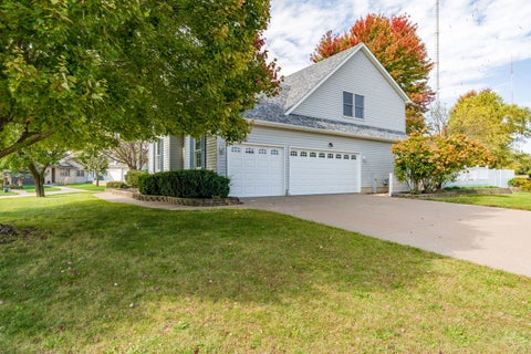 Tiny photo for 4008 RALEIGH Avenue, Bettendorf, IA 52722 (MLS # 12781304)