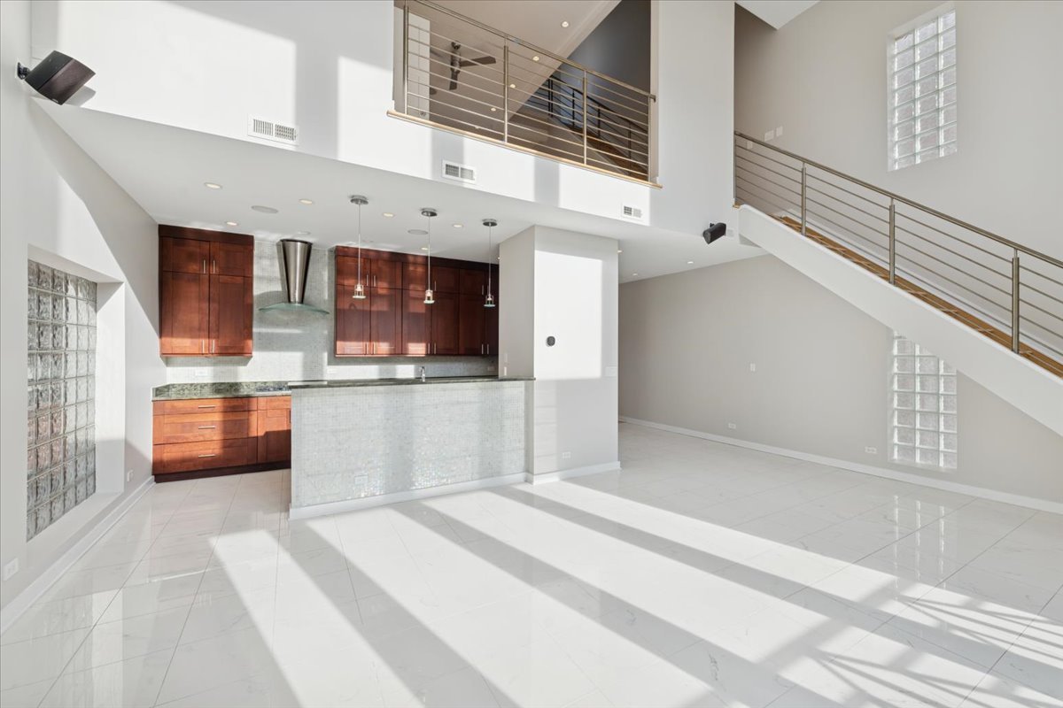 1614 W Augusta Boulevard 3