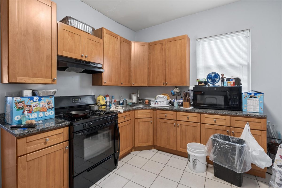 6029 S Loomis Boulevard