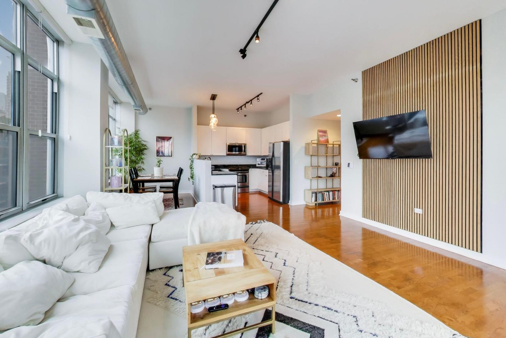 901 W MADISON Street 710