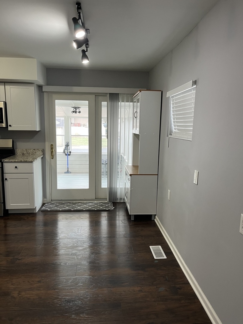 Properties 3 302 Freehauf Street