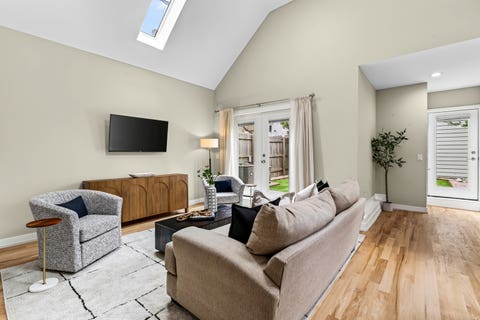 Tiny photo for 2534 W Haddon Avenue, Chicago, IL 60622 (MLS # 12736100)