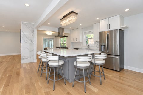 Tiny photo for 4754 W NORTH SHORE Avenue, Lincolnwood, IL 60712 (MLS # 12754418)