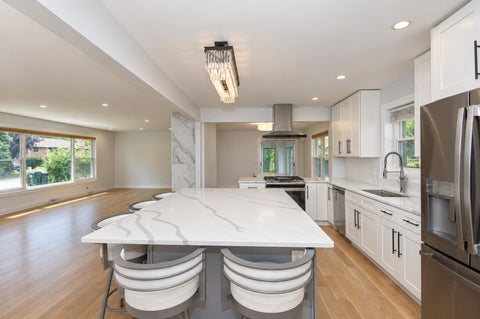 Tiny photo for 4754 W NORTH SHORE Avenue, Lincolnwood, IL 60712 (MLS # 12754418)