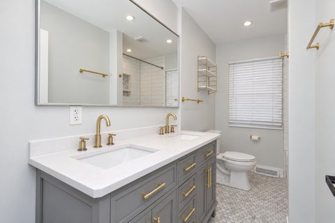 Tiny photo for 4754 W NORTH SHORE Avenue, Lincolnwood, IL 60712 (MLS # 12754418)