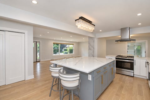Tiny photo for 4754 W NORTH SHORE Avenue, Lincolnwood, IL 60712 (MLS # 12754418)