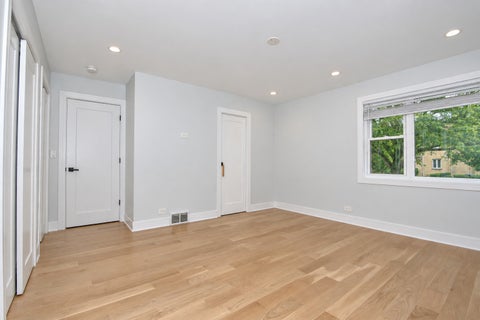 Tiny photo for 4754 W NORTH SHORE Avenue, Lincolnwood, IL 60712 (MLS # 12754418)