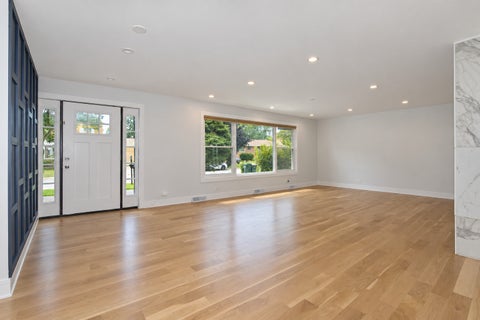 Tiny photo for 4754 W NORTH SHORE Avenue, Lincolnwood, IL 60712 (MLS # 12754418)