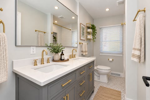Tiny photo for 4754 W NORTH SHORE Avenue, Lincolnwood, IL 60712 (MLS # 12754418)