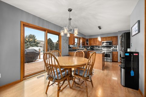 Tiny photo for 1122 Yorkshire Drive S, Sycamore, IL 60178 (MLS # 12552113)