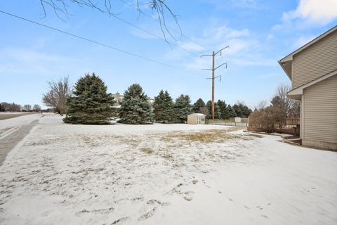 Tiny photo for 1122 Yorkshire Drive S, Sycamore, IL 60178 (MLS # 12552113)