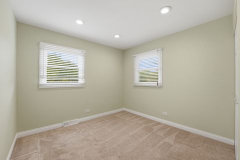 Tiny photo for 4065 Winston Drive, Hoffman Estates, IL 60192 (MLS # 12635271)