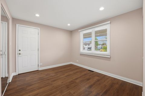 Tiny photo for 4065 Winston Drive, Hoffman Estates, IL 60192 (MLS # 12635271)