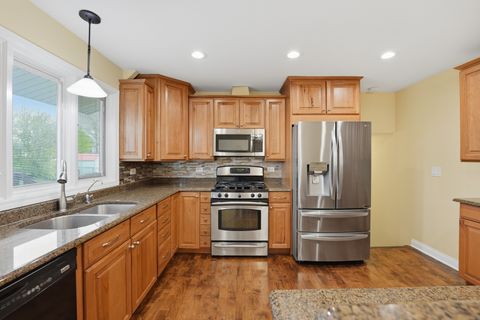 Tiny photo for 4065 Winston Drive, Hoffman Estates, IL 60192 (MLS # 12635271)