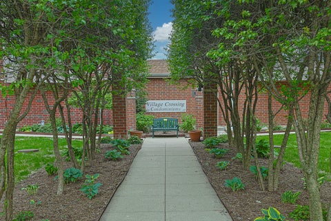 Tiny photo for 27 E Hattendorf Avenue #213, Roselle, IL 60172 (MLS # 12738410)