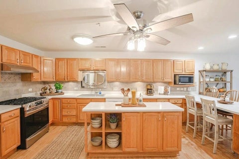 Tiny photo for 27 E Hattendorf Avenue #213, Roselle, IL 60172 (MLS # 12738410)