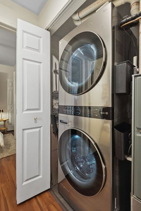 Tiny photo for 2314 Sherman Avenue #G, Evanston, IL 60201 (MLS # 12518990)