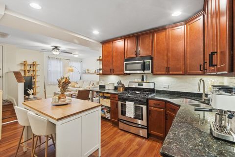 Tiny photo for 2314 Sherman Avenue #G, Evanston, IL 60201 (MLS # 12518990)