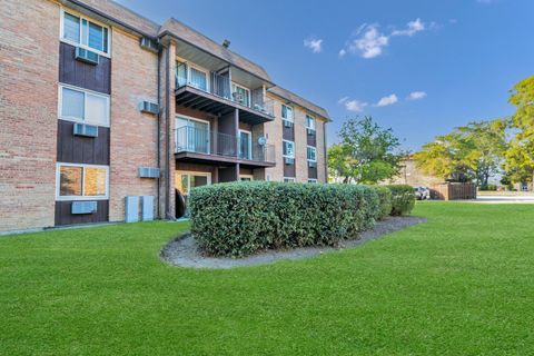 Tiny photo for 1085 Higgins Quarters Drive #104, Hoffman Estates, IL 60194 (MLS # 12485785)