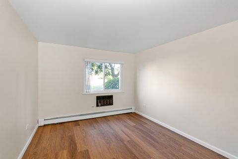 Tiny photo for 1085 Higgins Quarters Drive #104, Hoffman Estates, IL 60194 (MLS # 12485785)