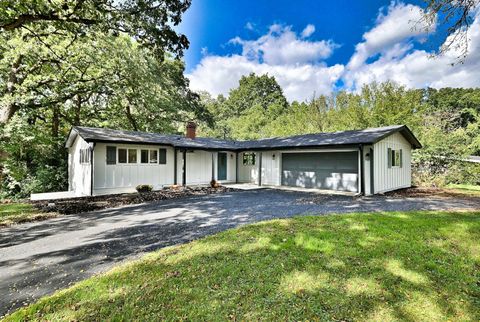 Photo of 1605 Middletree Road, Joliet, IL 60433 (MLS # 12485961)