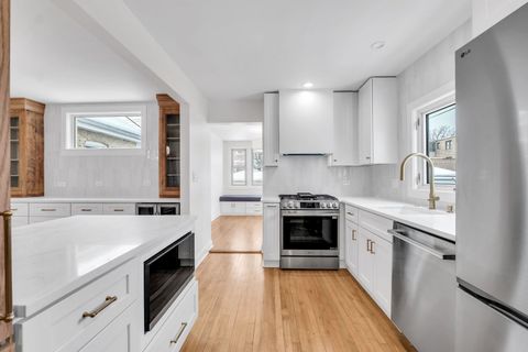 Tiny photo for 511 Highland Avenue, Oak Park, IL 60304 (MLS # 12493230)