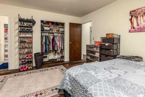 Tiny photo for 2017 W NORWOOD Drive, Carbondale, IL 62901 (MLS # EB459736)