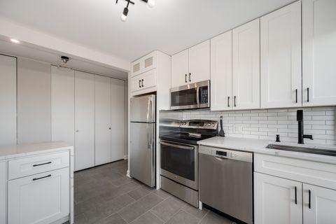 Tiny photo for 2020 N Lincoln Park West Street #3G, Chicago, IL 60614 (MLS # 12519812)