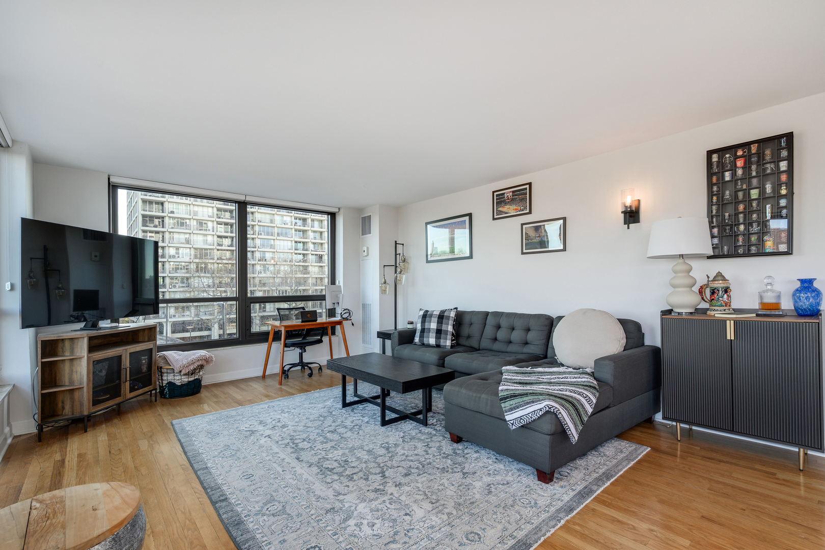 2020 N Lincoln Park West Street 3G