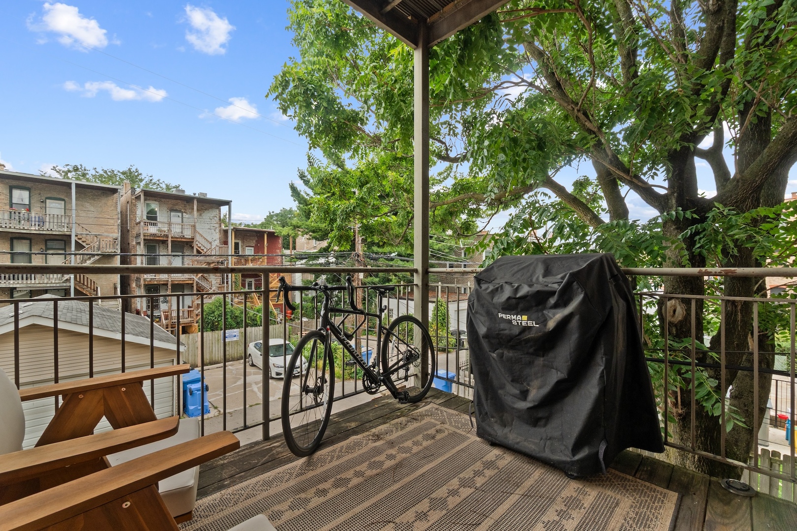 1118 N WOLCOTT Avenue 2W