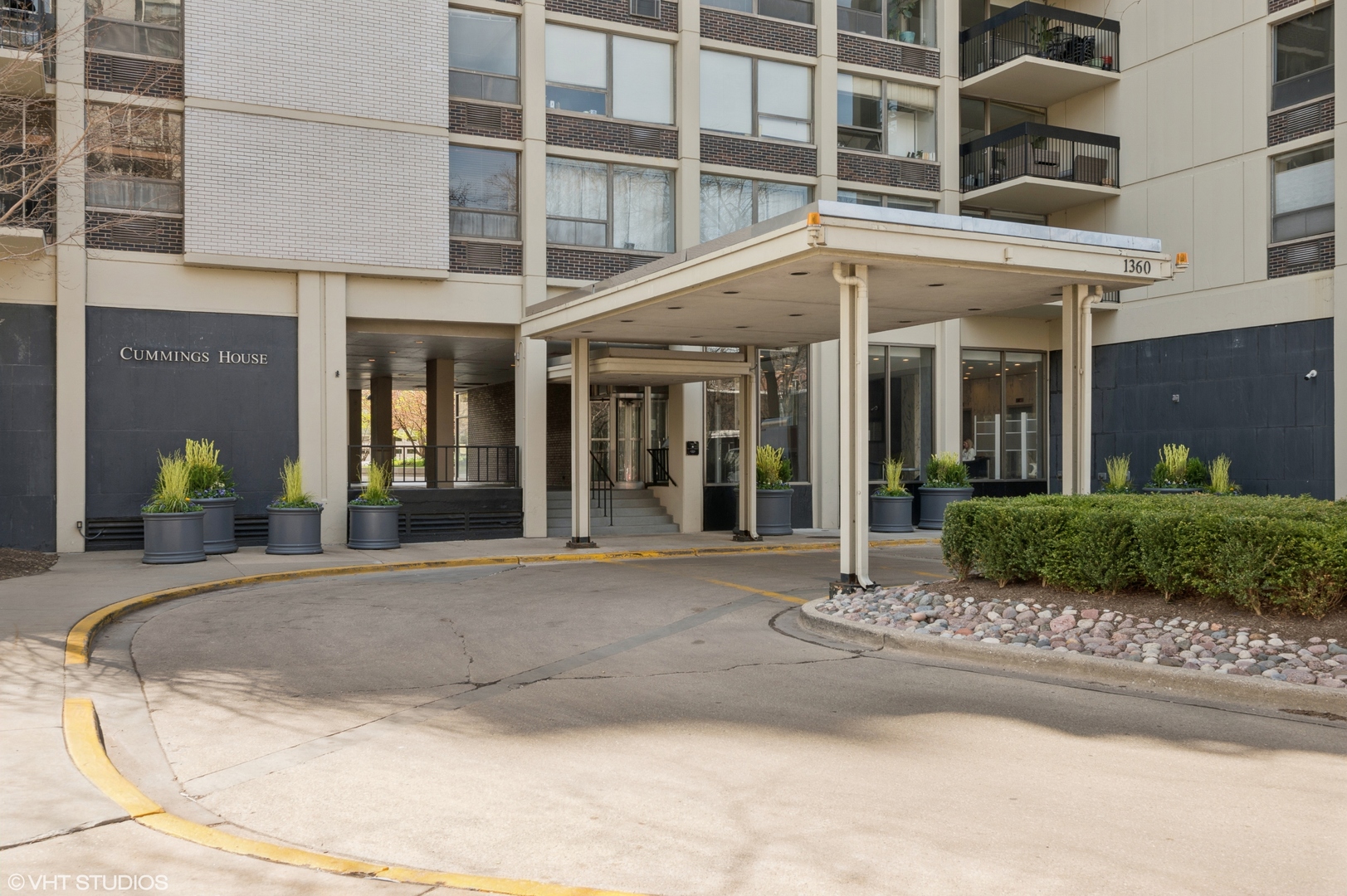 1360 N Sandburg Terrace 1008C