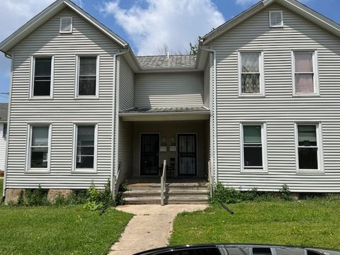 110-112 E Frank Street Freeport IL 61032