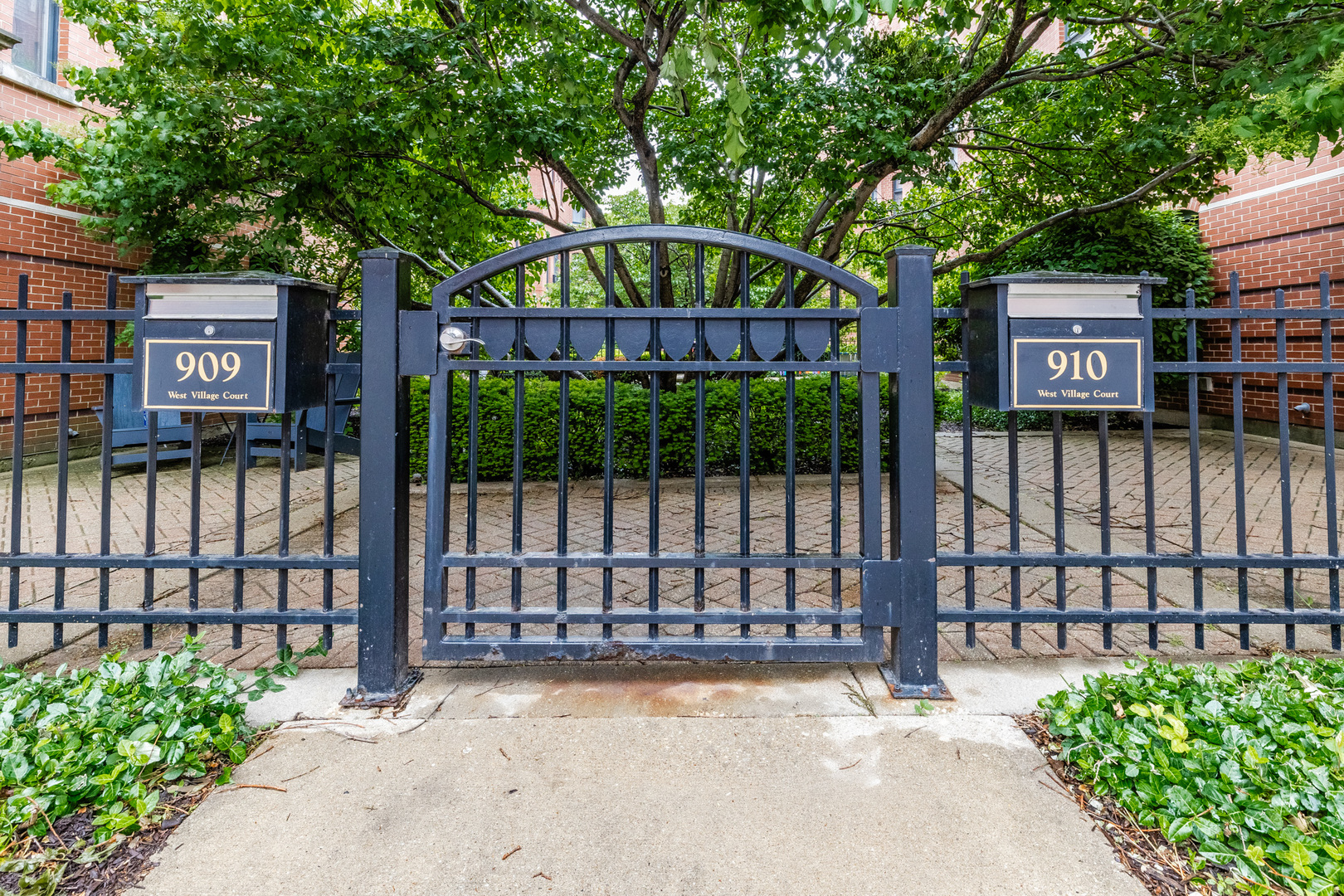 909 W Village Court